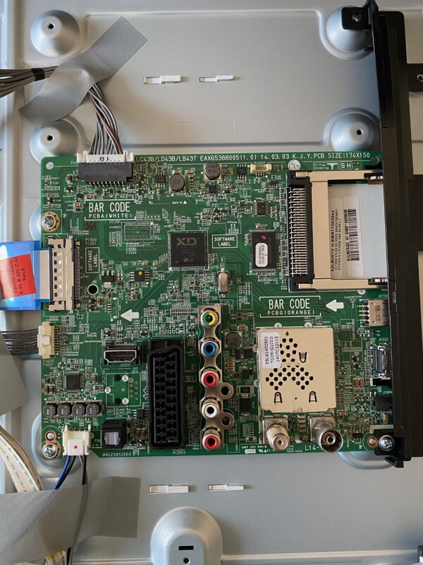 EAX65388005 (1.0) LG 42LB561V použité náhradní díly