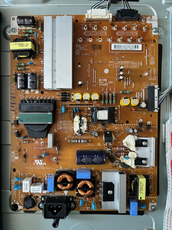 EAX65424001 (2.7) LG 47LB700V použité náhradní díly 